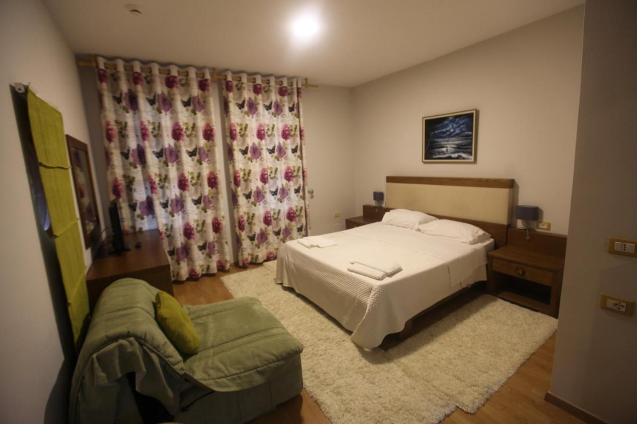 Hotel Sofo Dukat ภายนอก รูปภาพ