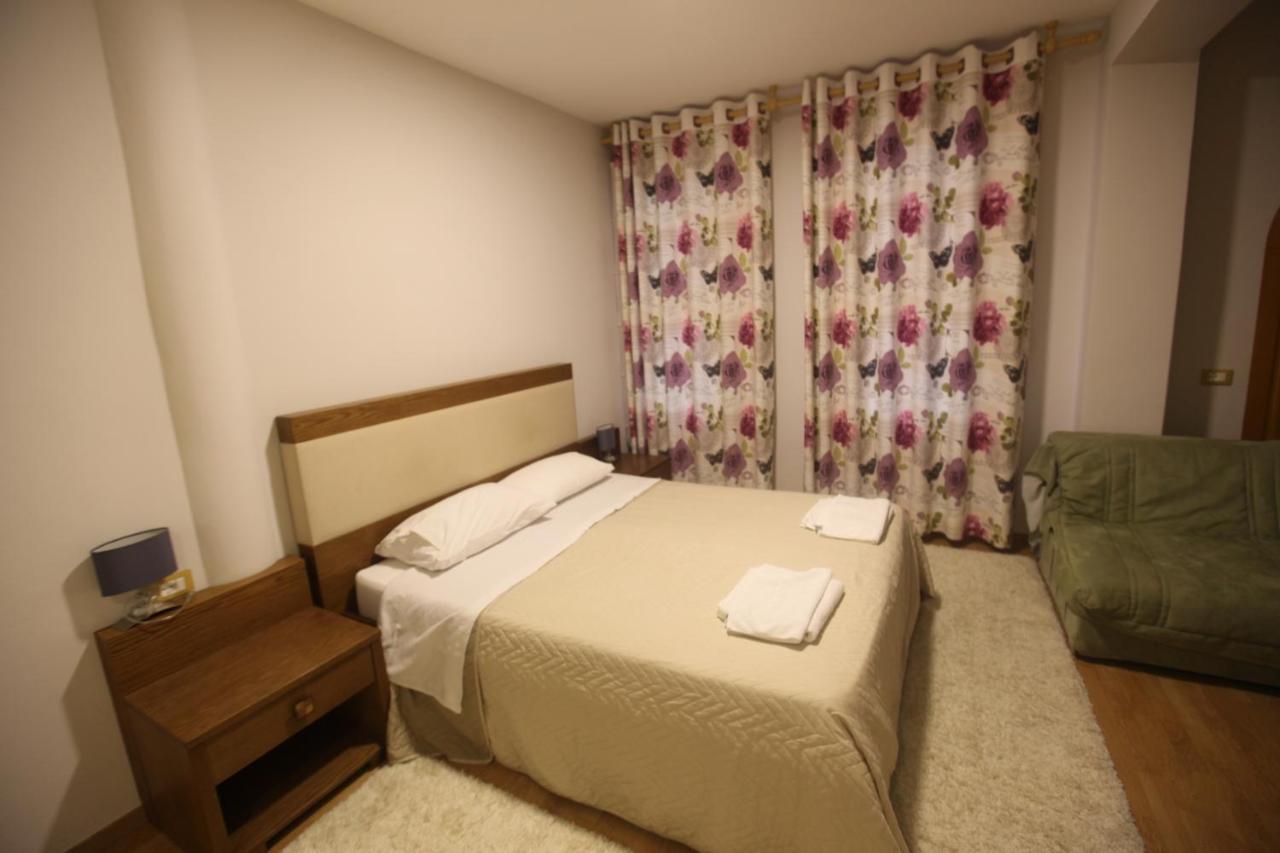Hotel Sofo Dukat ภายนอก รูปภาพ