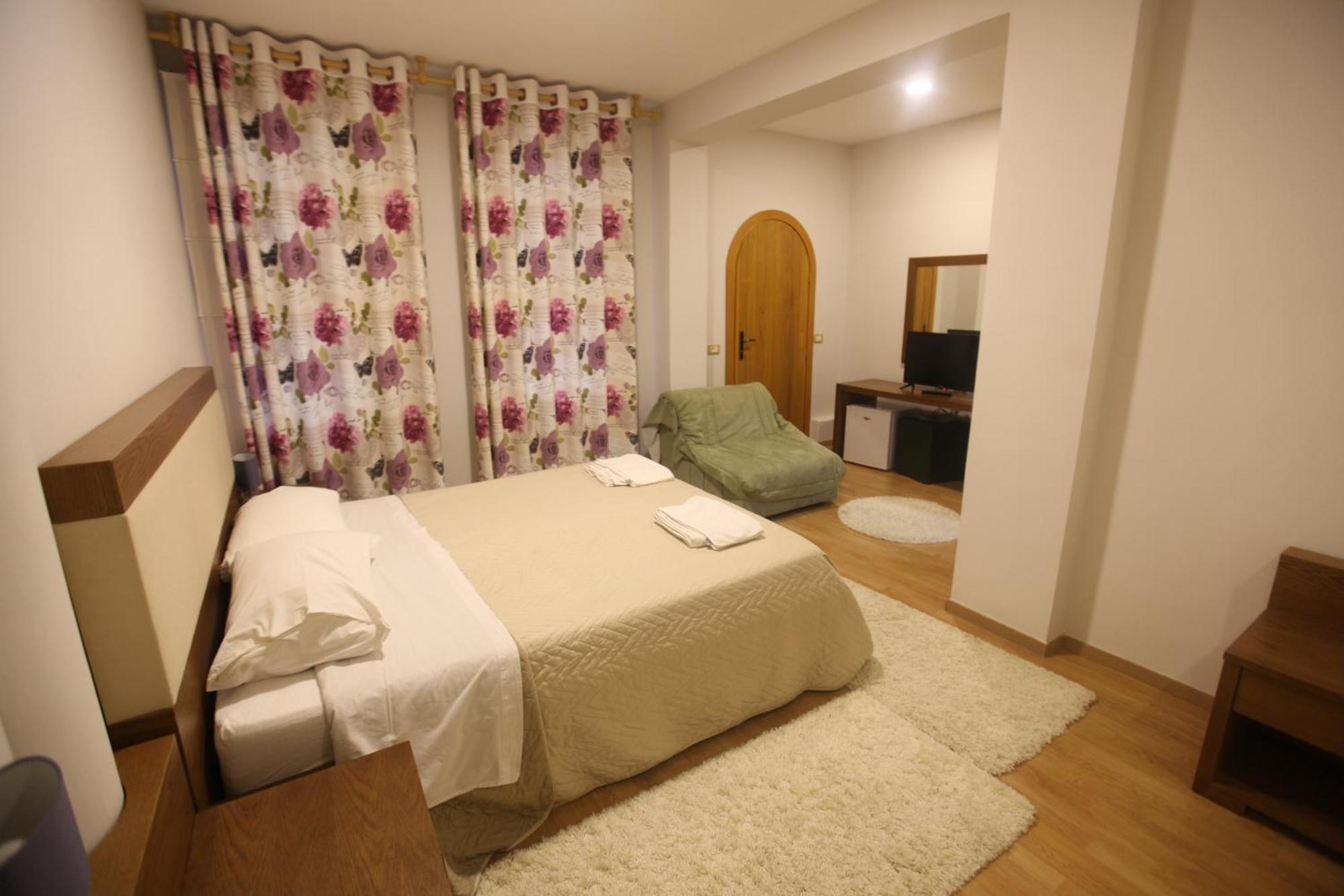 Hotel Sofo Dukat ภายนอก รูปภาพ