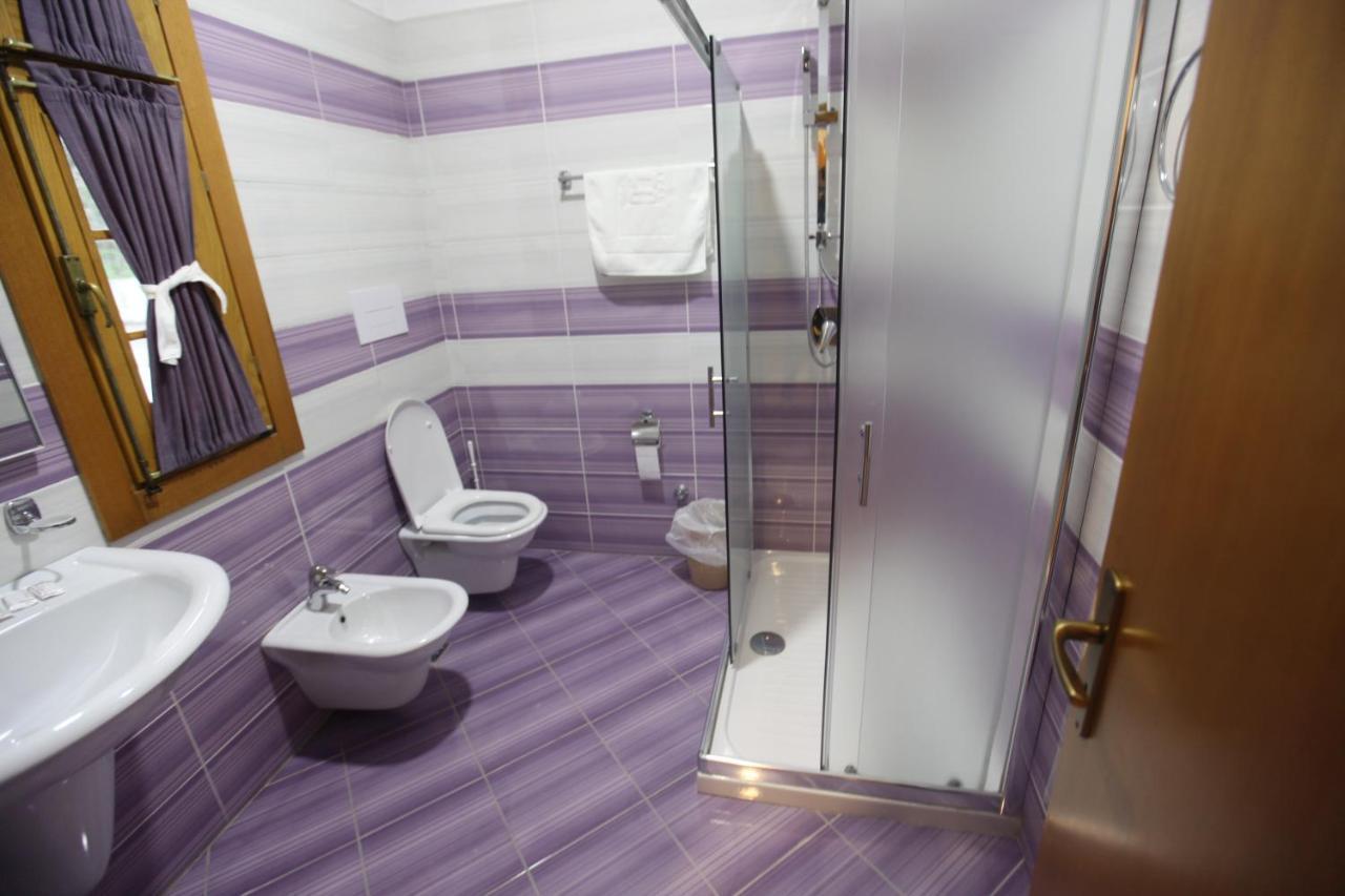 Hotel Sofo Dukat ภายนอก รูปภาพ