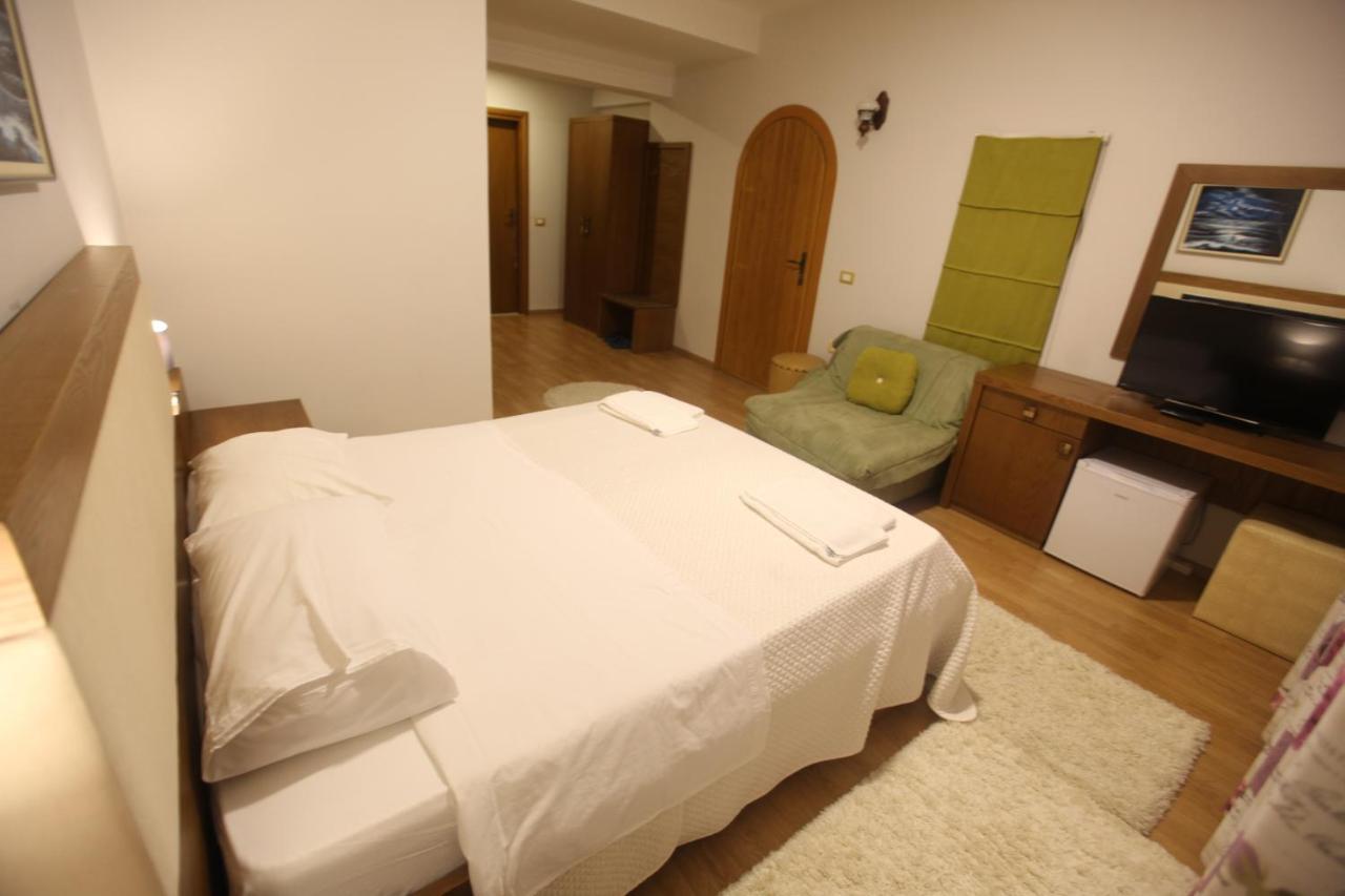 Hotel Sofo Dukat ภายนอก รูปภาพ