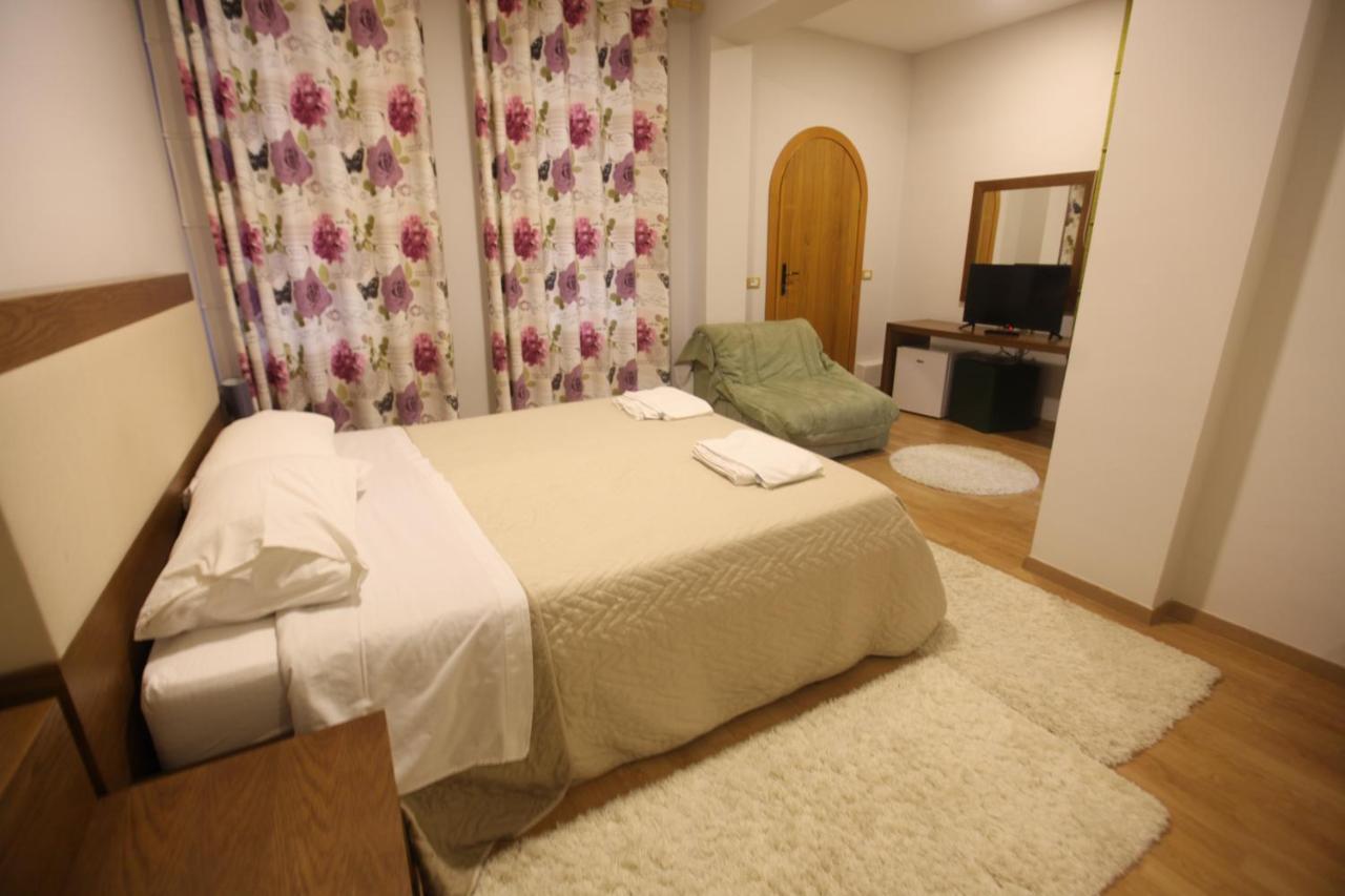 Hotel Sofo Dukat ภายนอก รูปภาพ
