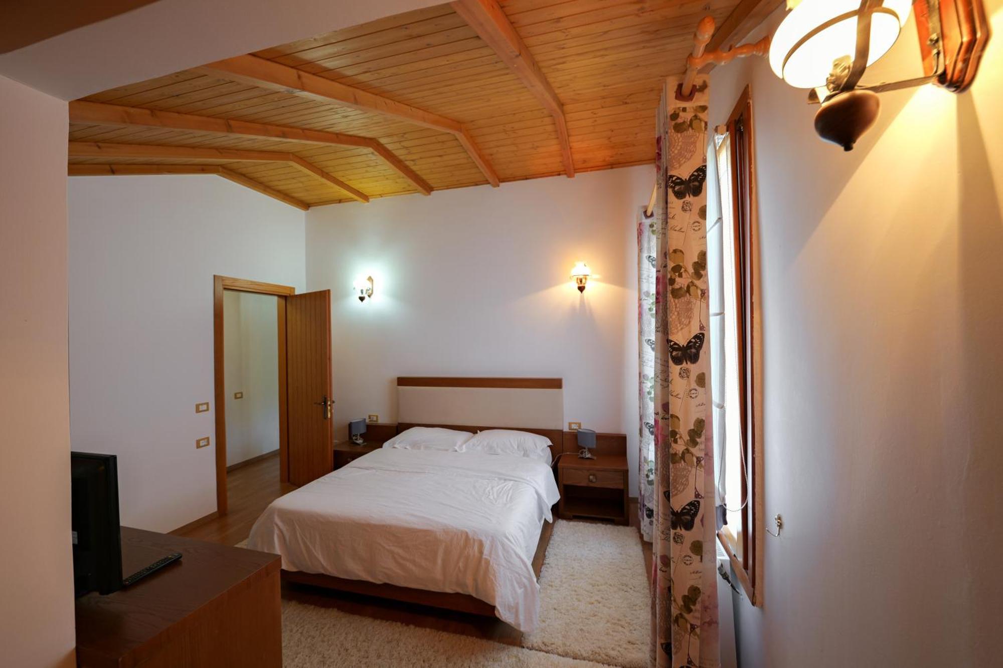 Hotel Sofo Dukat ภายนอก รูปภาพ