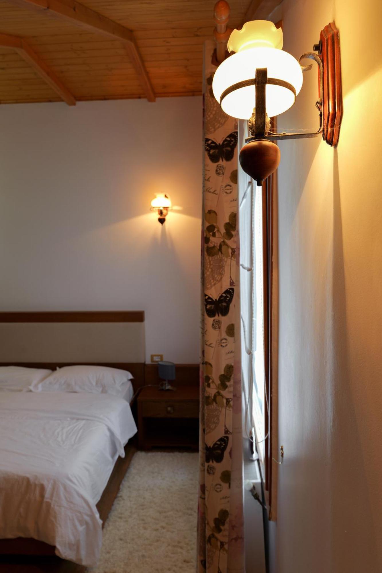 Hotel Sofo Dukat ภายนอก รูปภาพ